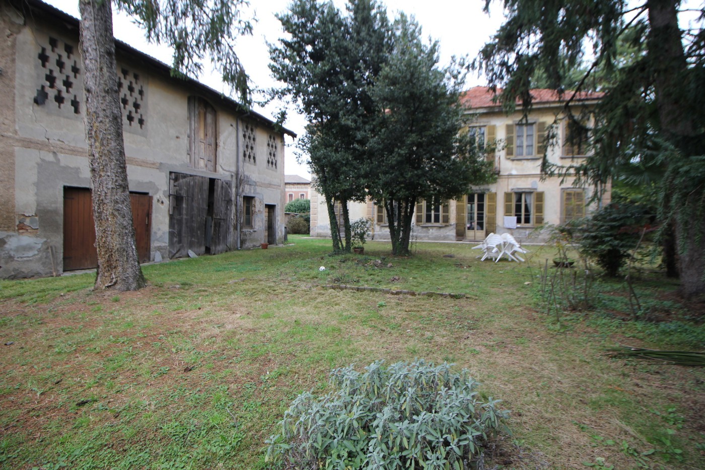 Villa con giardino a Gorla Minore