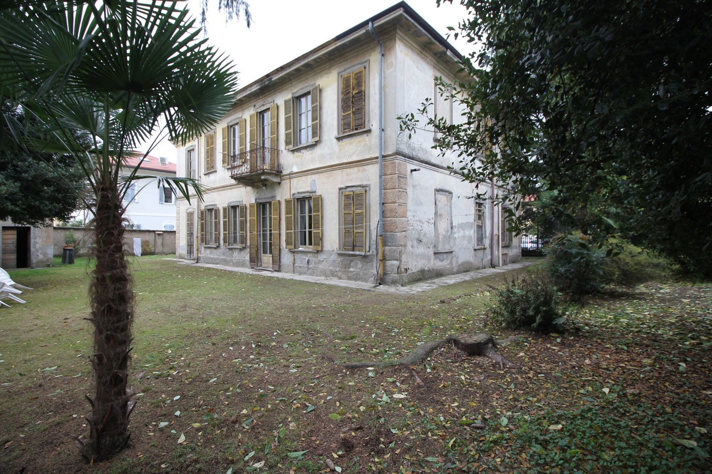 Villa con giardino a Gorla Minore