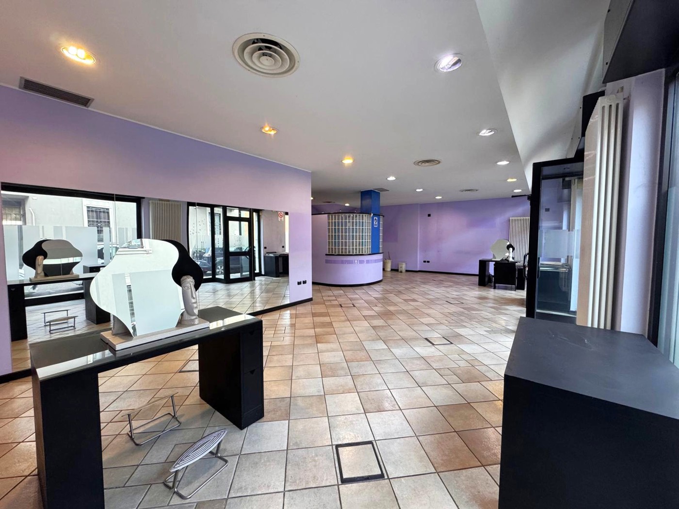 Negozio in vendita a Legnano