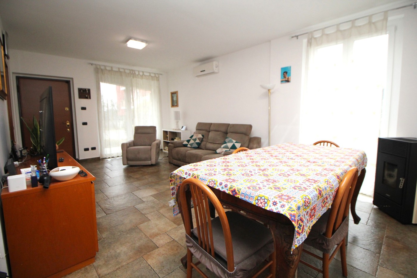 Villa con box doppio a Rescaldina