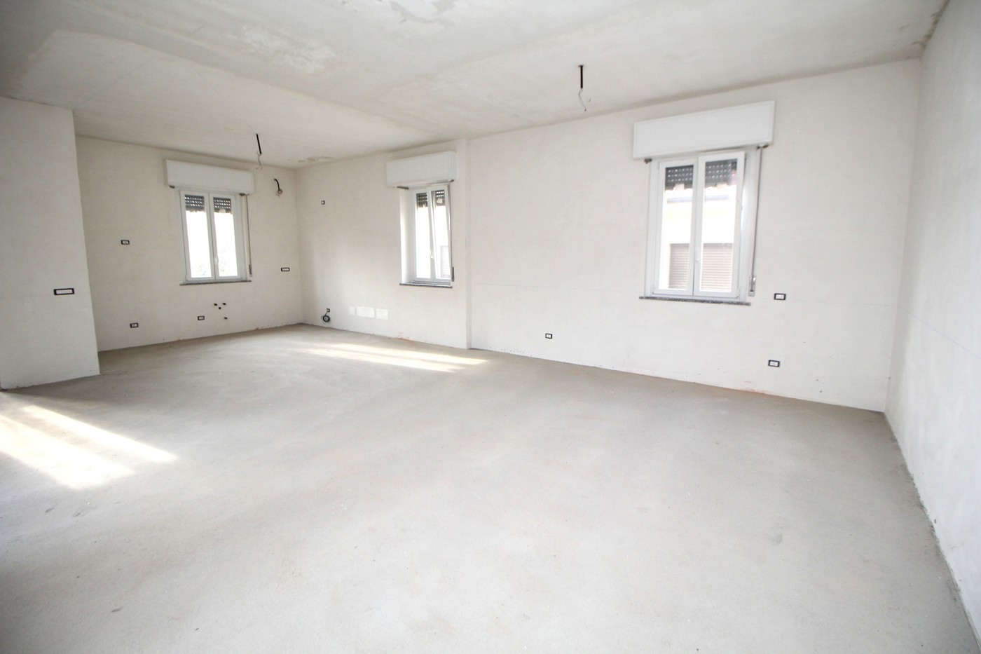 Quadrilocale con box a Rescaldina