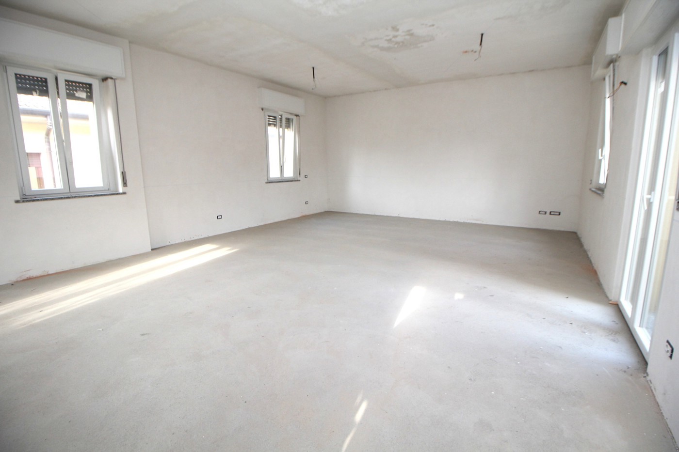 Quadrilocale con box a Rescaldina