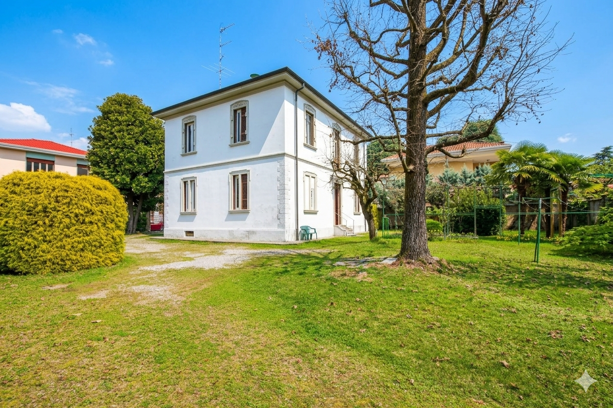 Villa in vendita a Gorla Minore