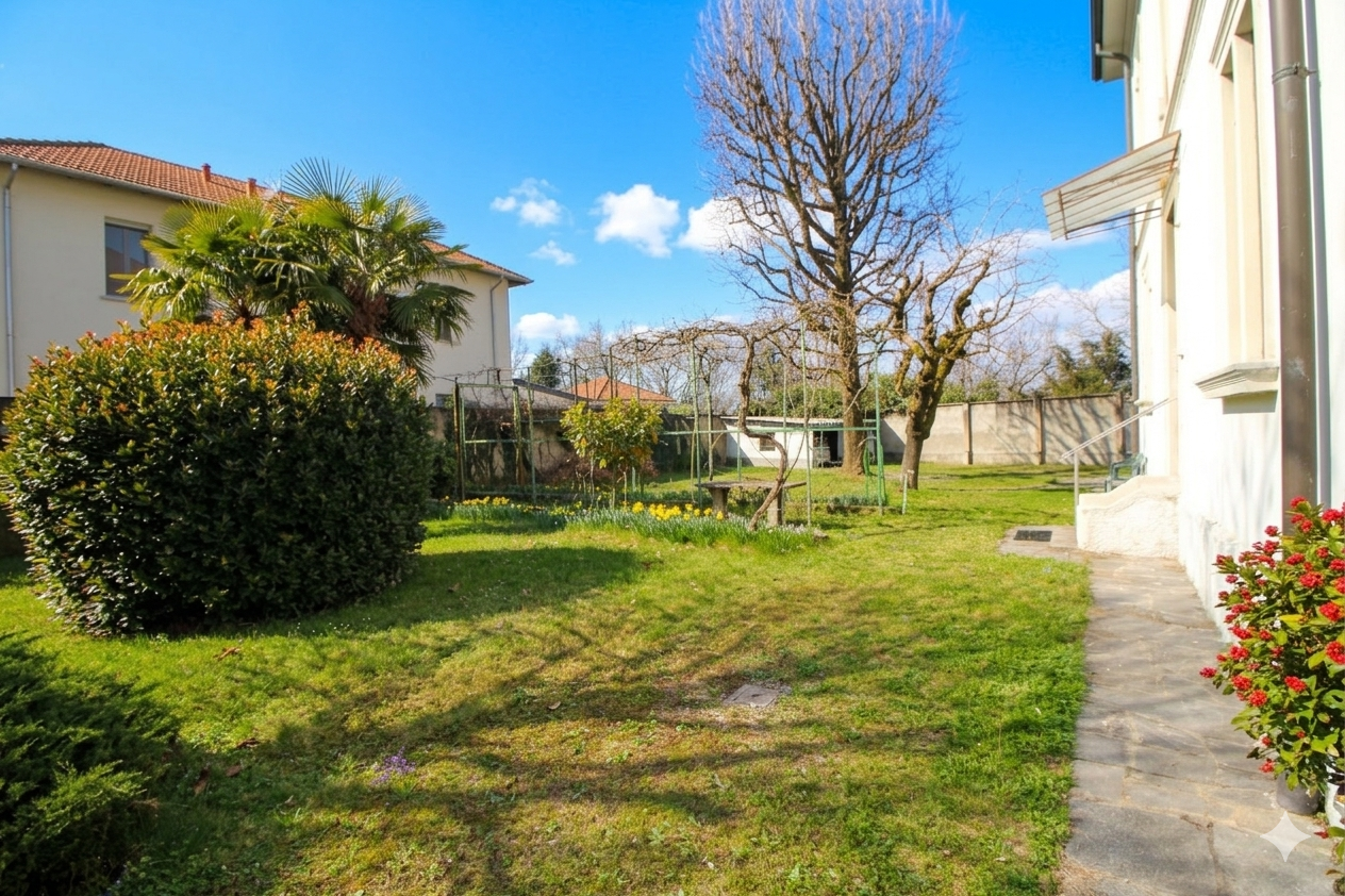 Villa in vendita a Gorla Minore