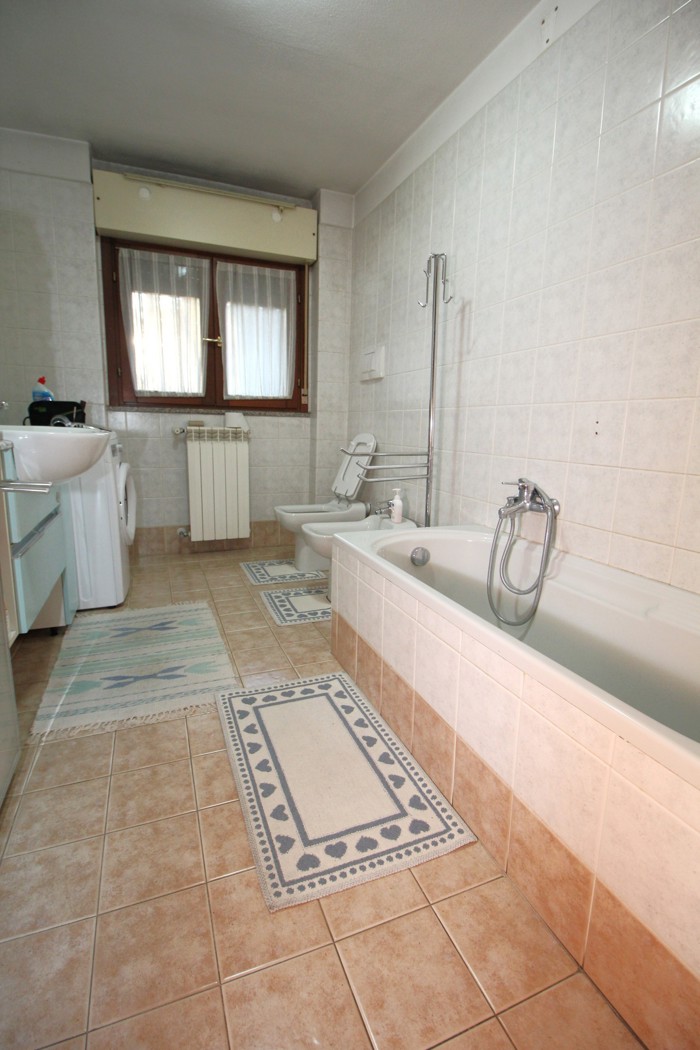 Magazzino in vendita a Legnano