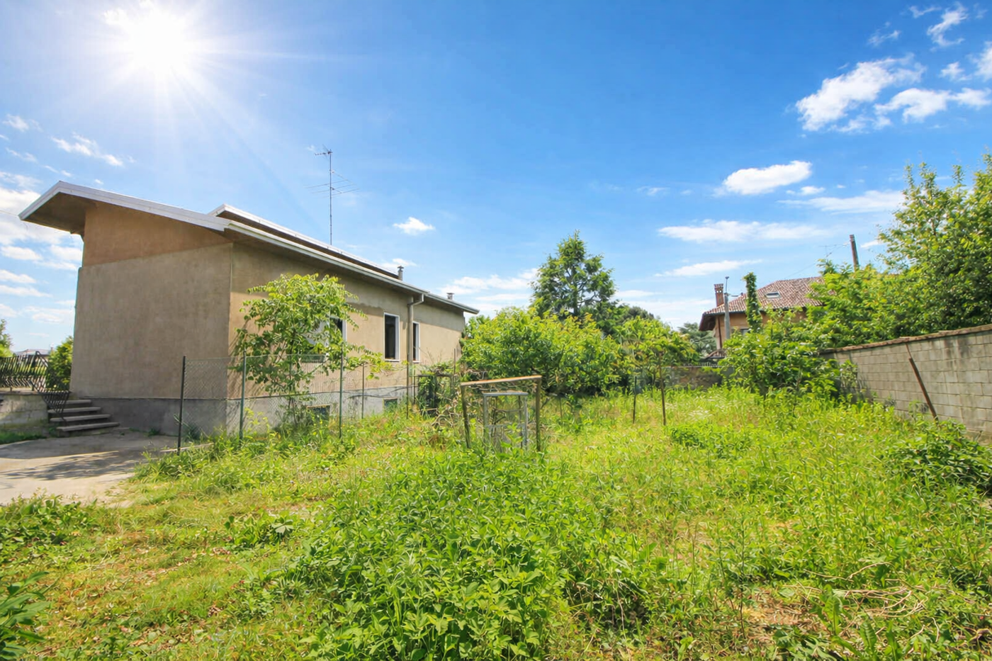 Villa con giardino a Olgiate Olona