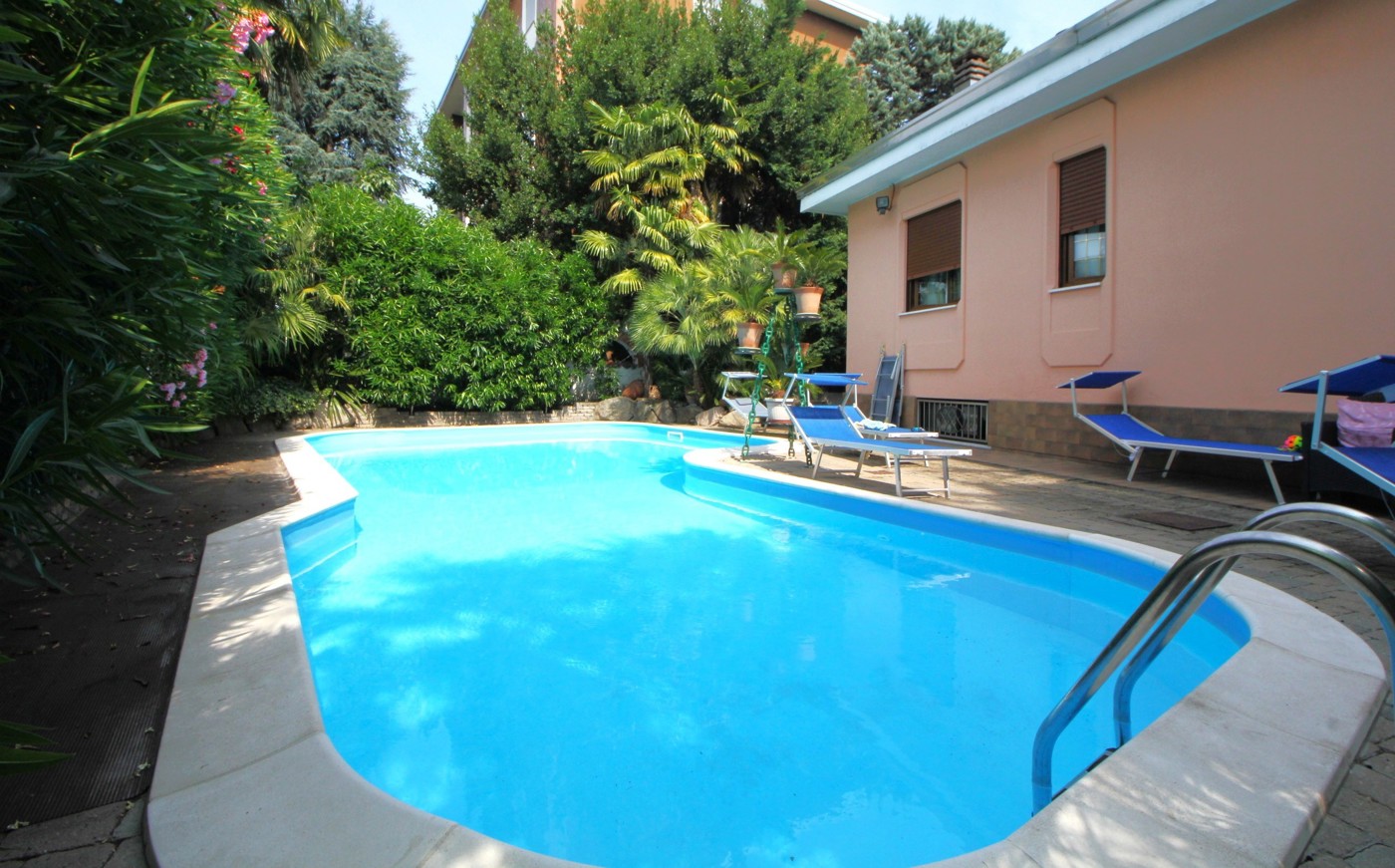 Villa in vendita a Legnano