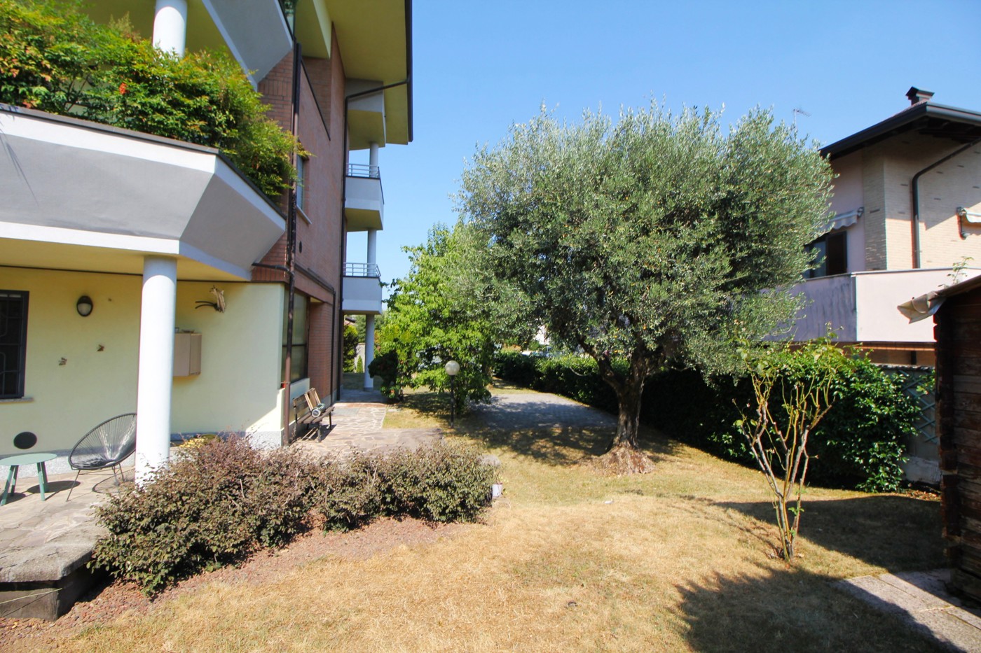 Trilocale con giardino a Olgiate Olona