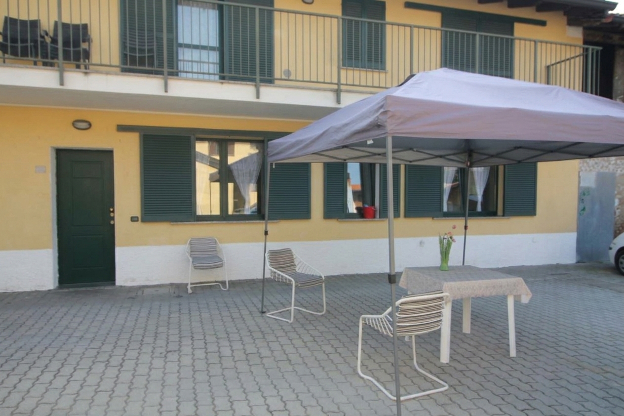 Bilocale con box doppio a Marnate
