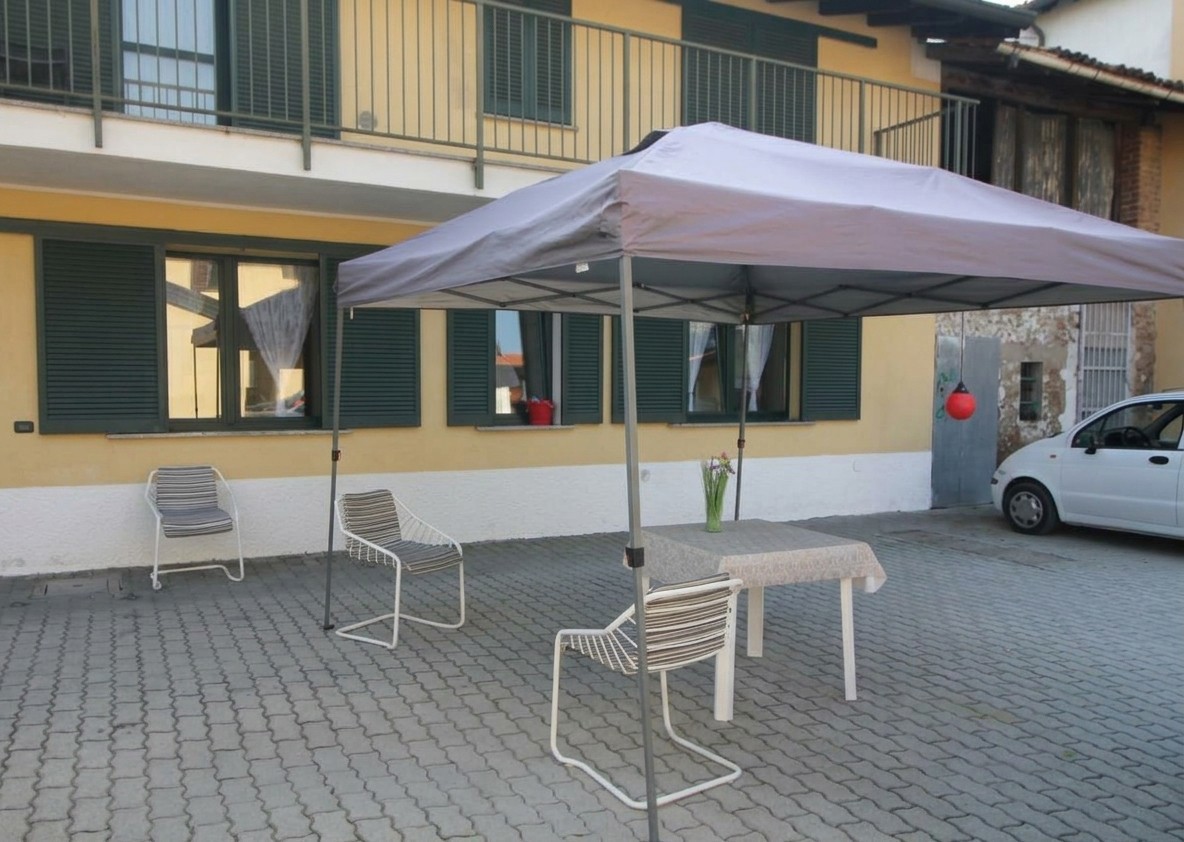Bilocale con box doppio a Marnate