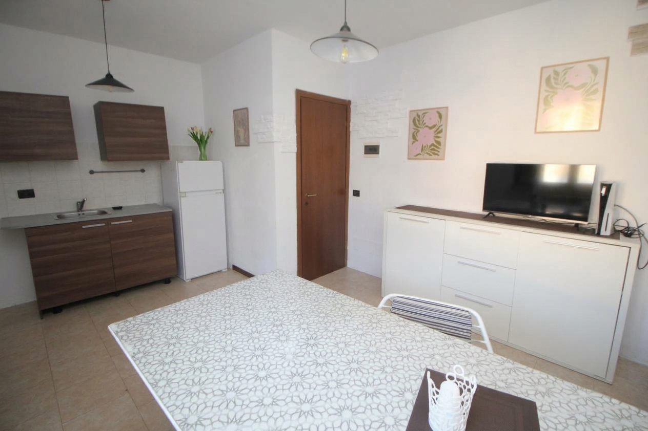 Bilocale con box doppio a Marnate