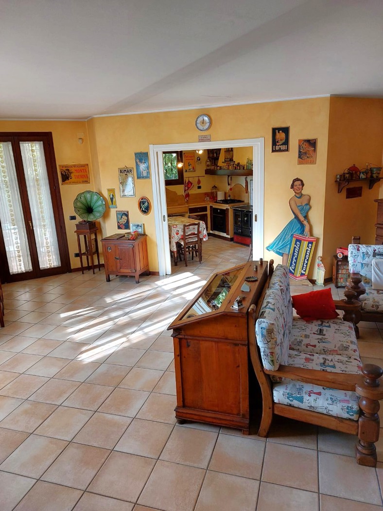 Villa in vendita a Vanzago
