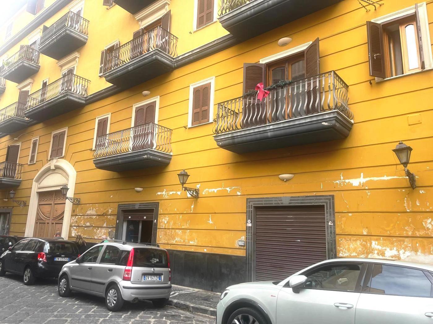 Negozio in vendita a Casoria