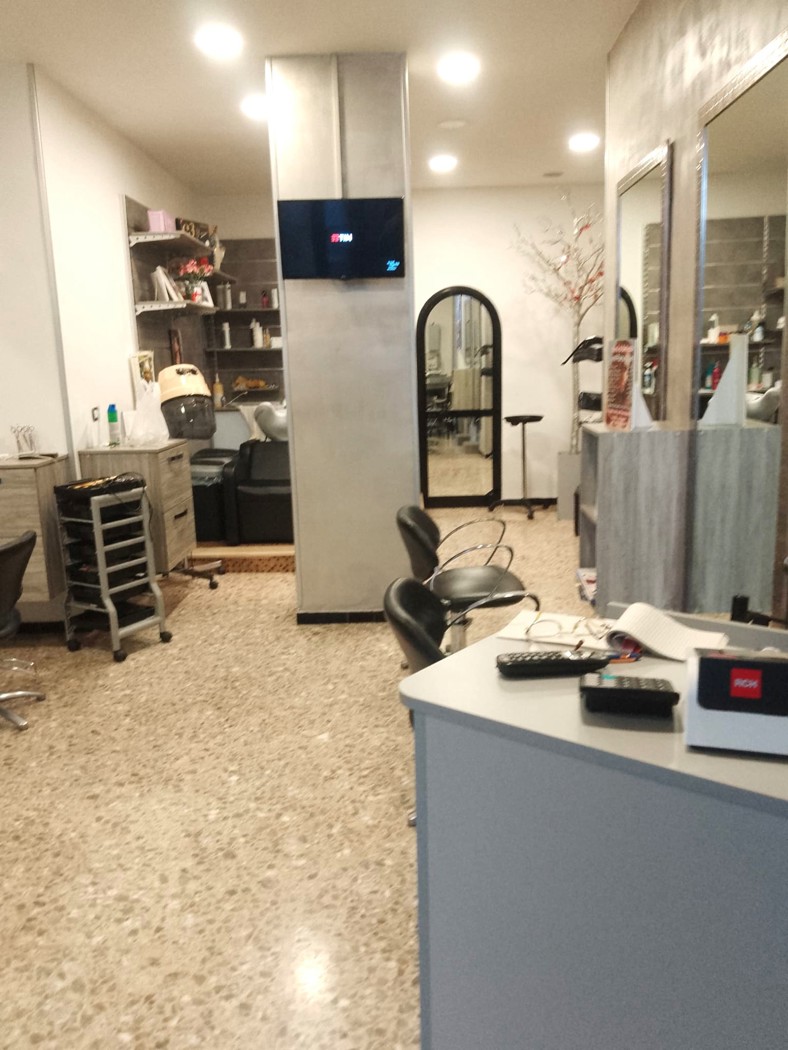 Negozio in vendita a Casoria