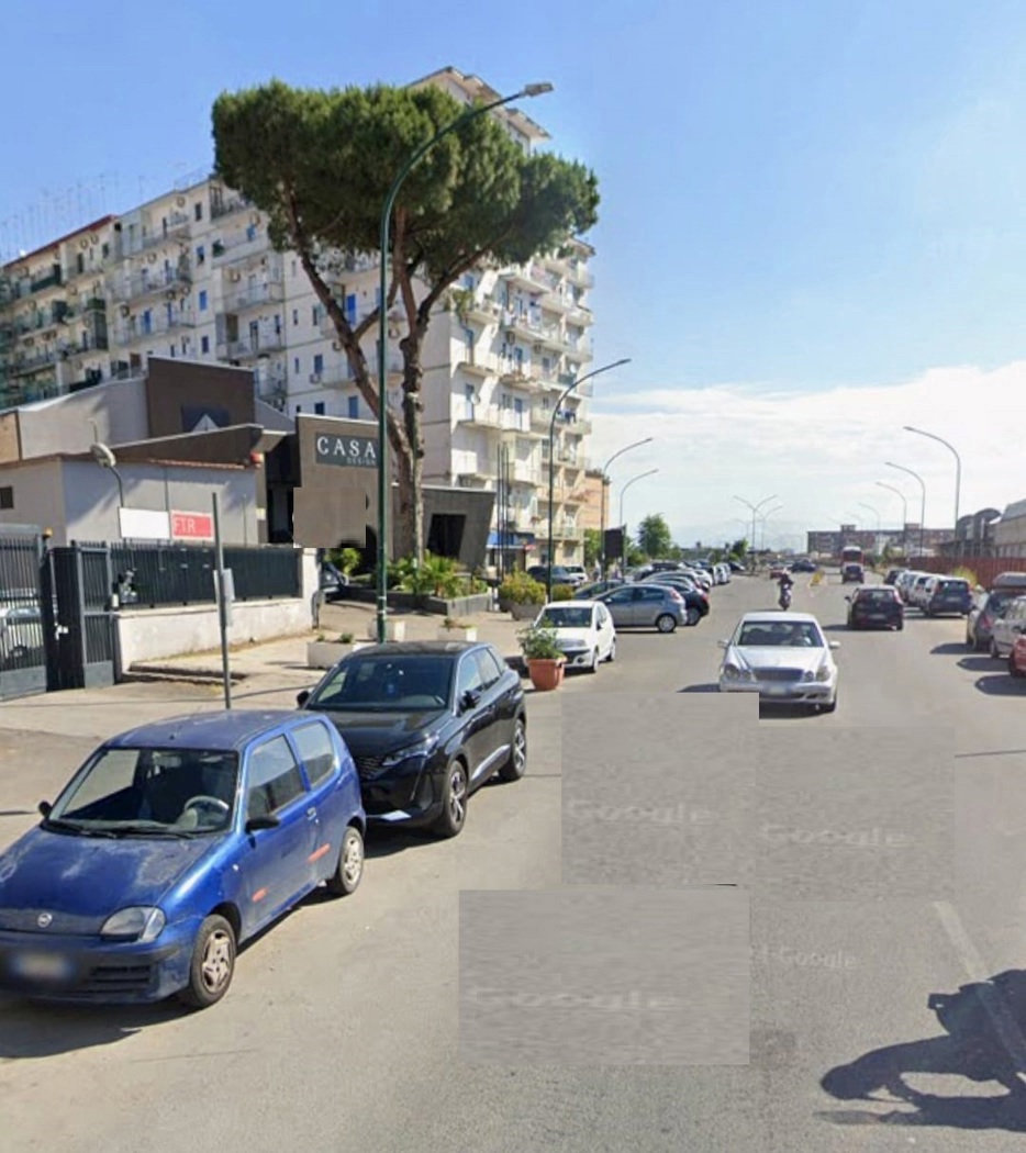 Negozio in vendita a Casoria