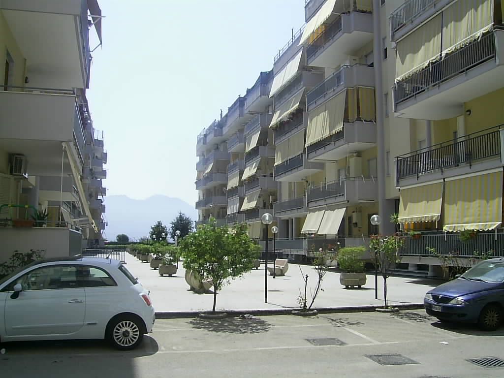 Trilocale con box a Casoria