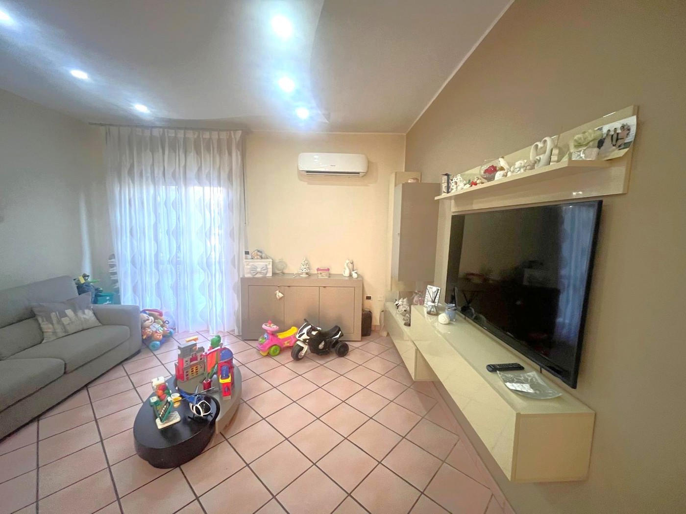 Trilocale con box a Casoria