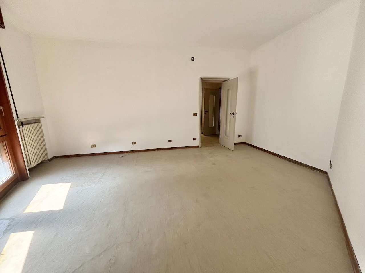 Stabile/Palazzo con box a Sala Baganza