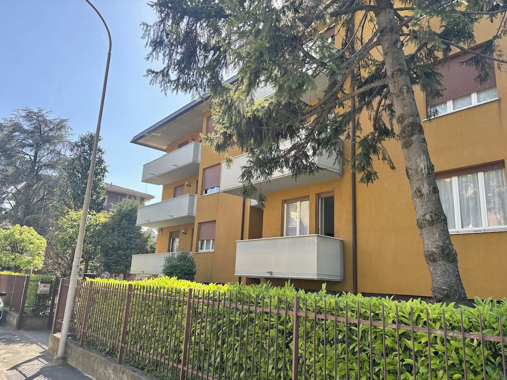 Trilocale arredato in affitto a Parma