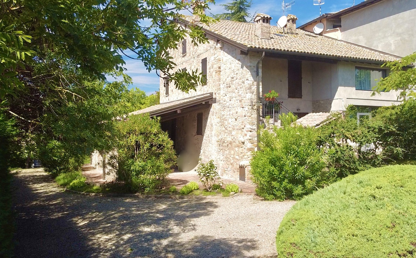 Rustico con giardino a Langhirano