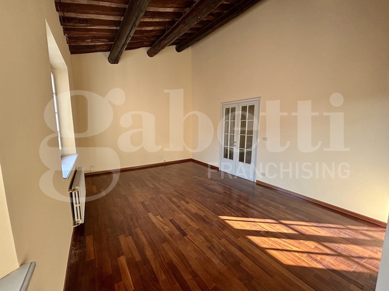 Quadrilocale con box a Parma