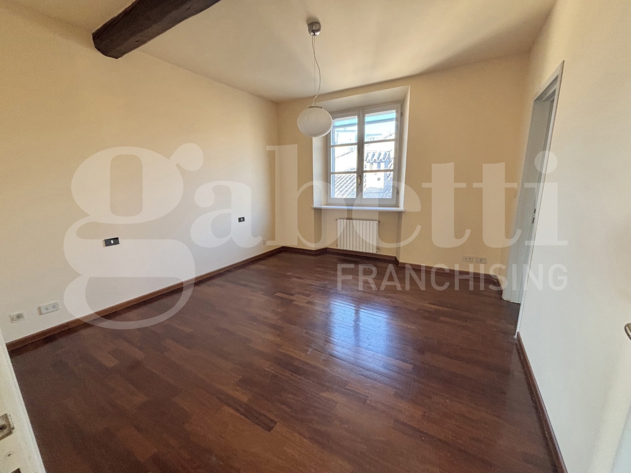 Quadrilocale con box a Parma