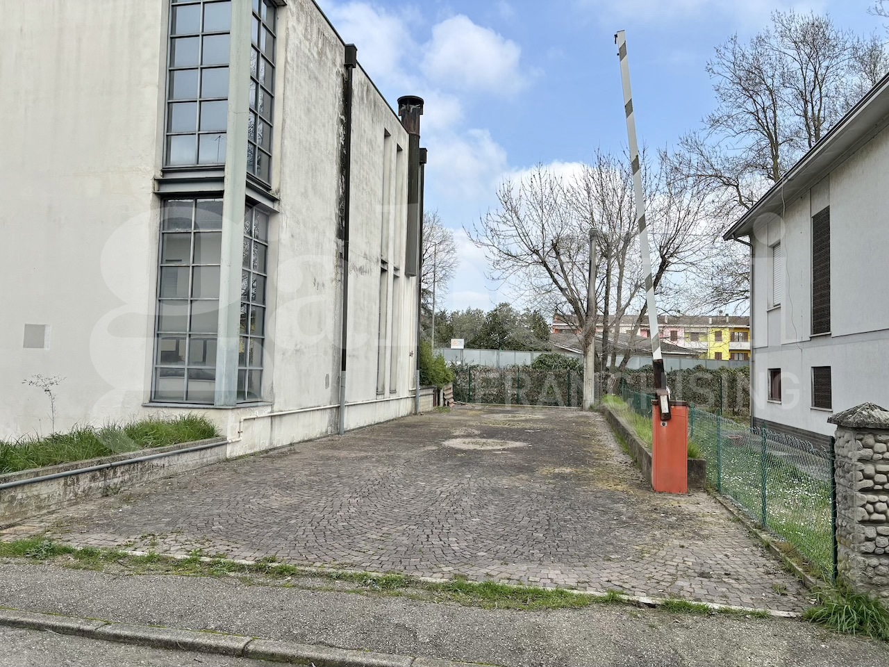 Stabile/Palazzo in vendita a Sorbolo Mezzani