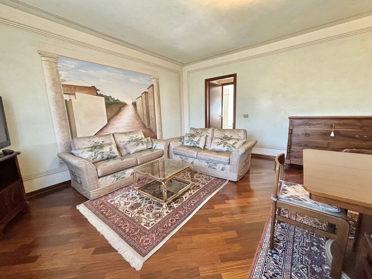 Trilocale arredato in affitto a Parma