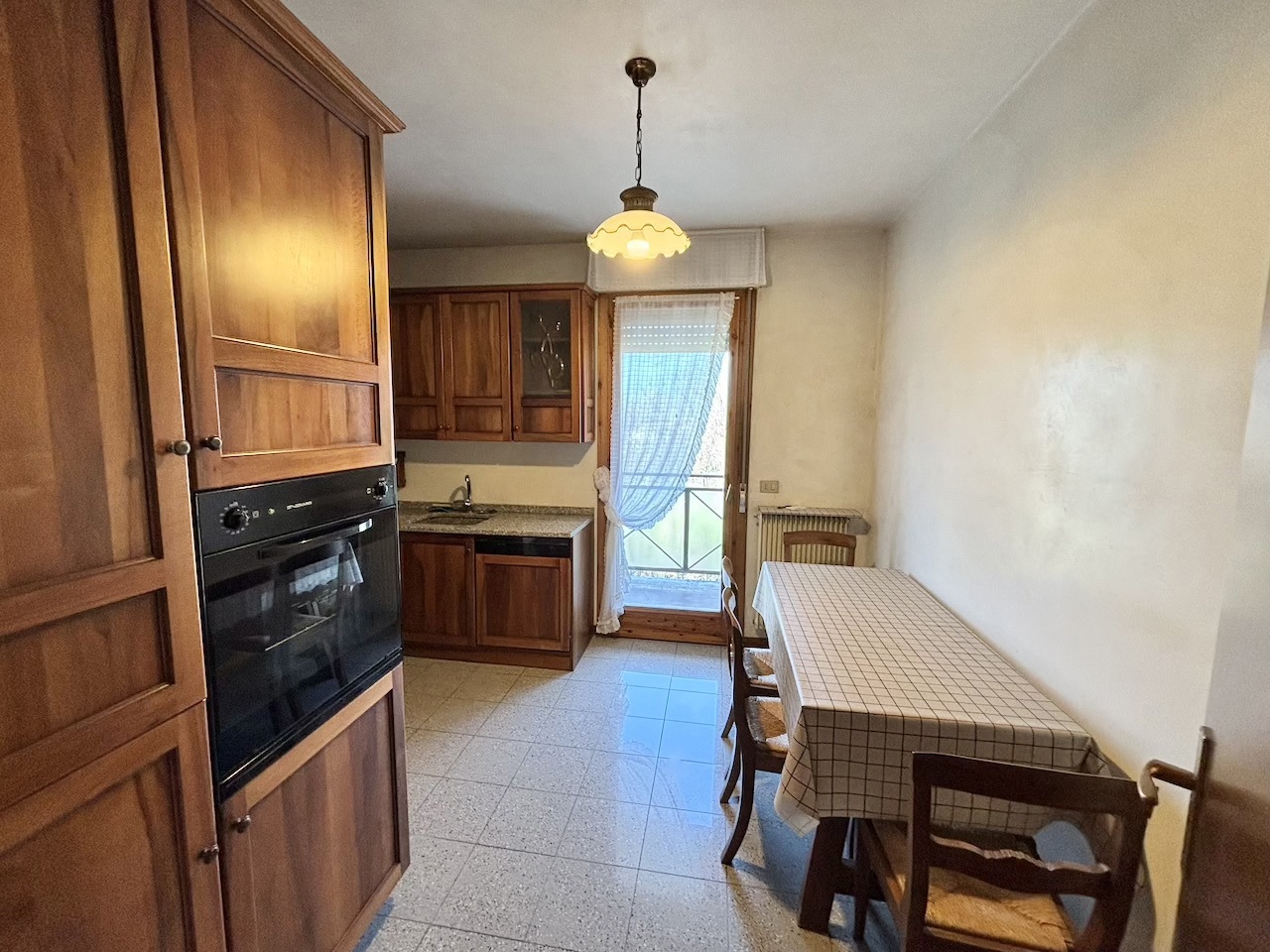 Trilocale arredato in affitto a Parma