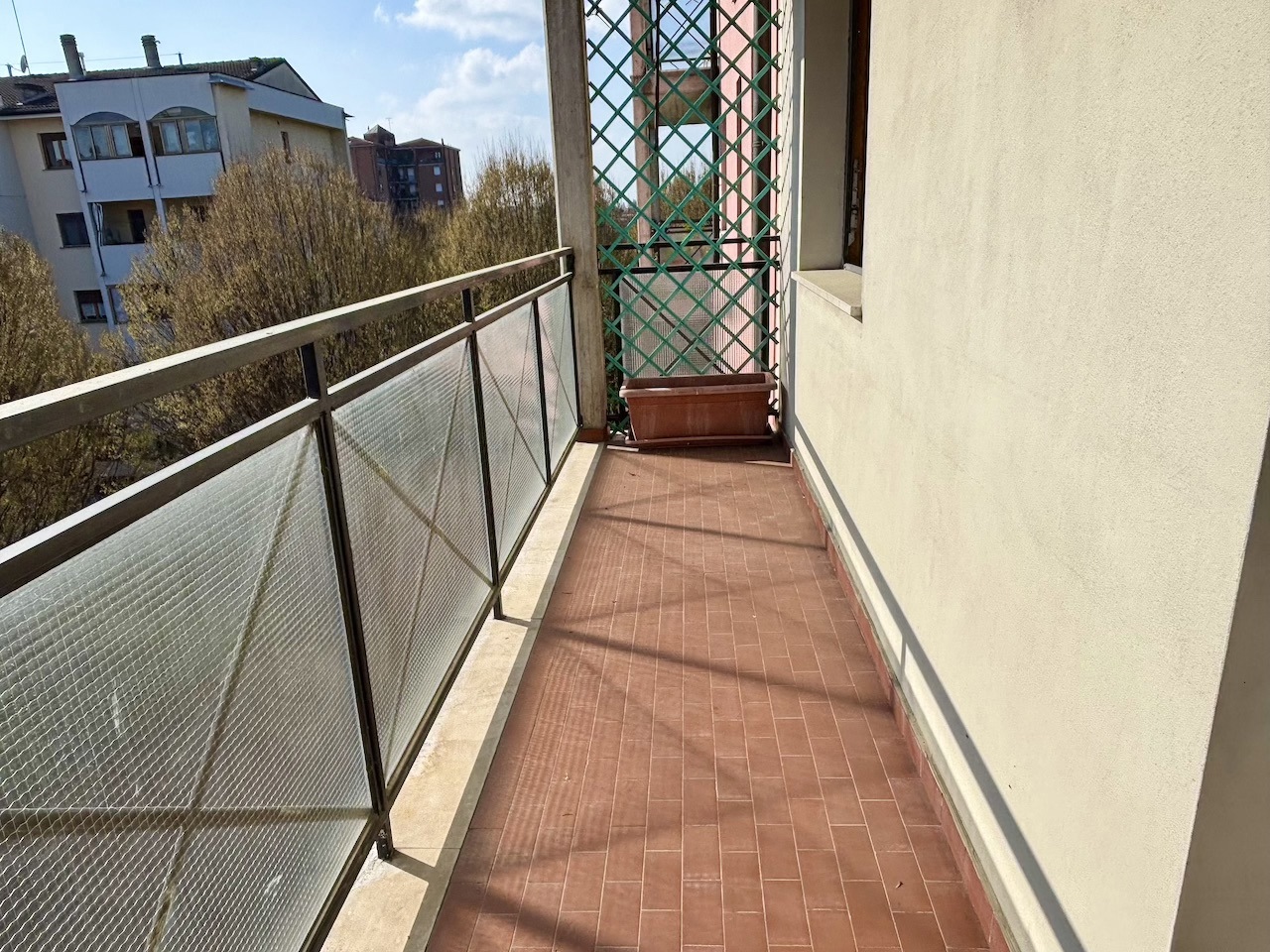 Trilocale arredato in affitto a Parma