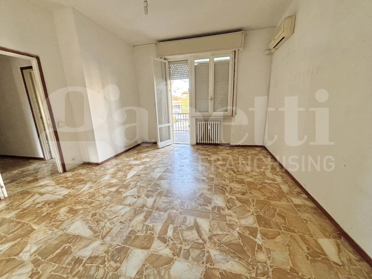 Trilocale da ristrutturare a Parma