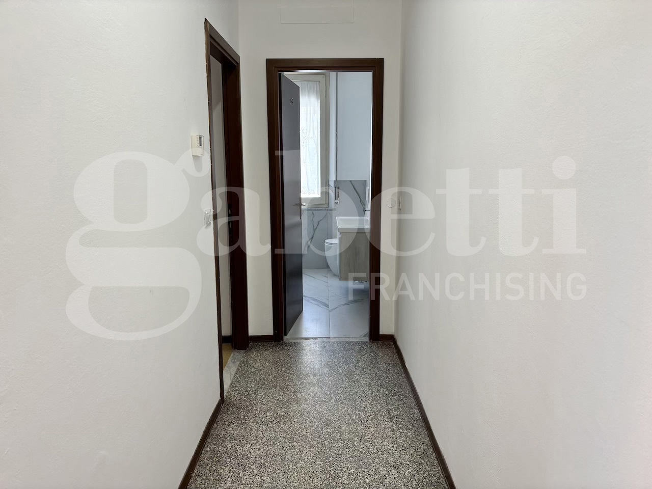 Trilocale arredato in affitto a Parma