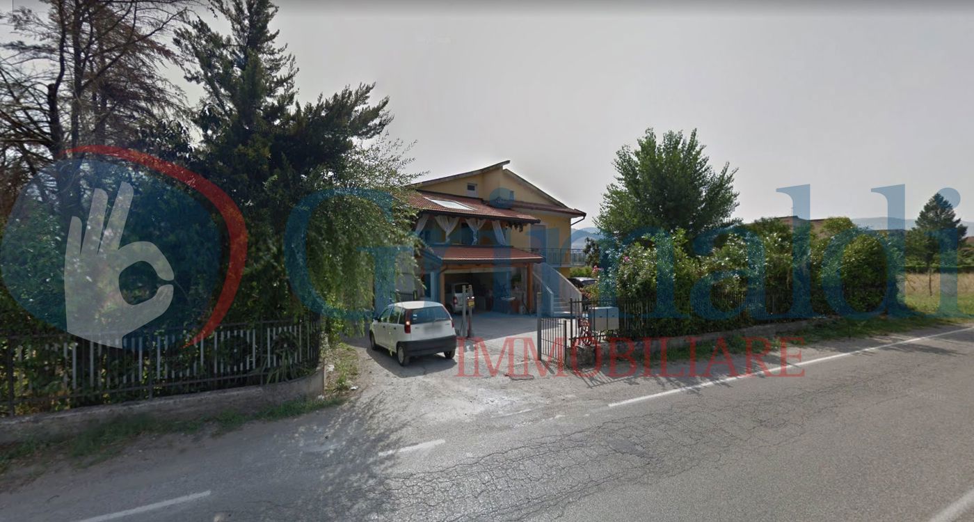 Casa indipendente con giardino a Benevento
