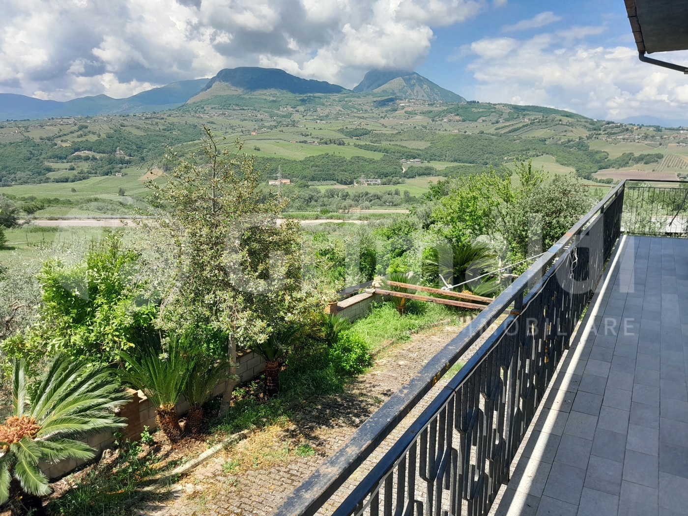 Casa indipendente con giardino a Benevento
