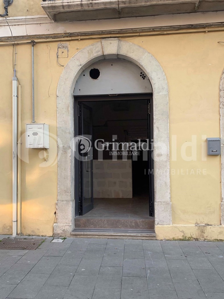 Negozio in affitto a Benevento