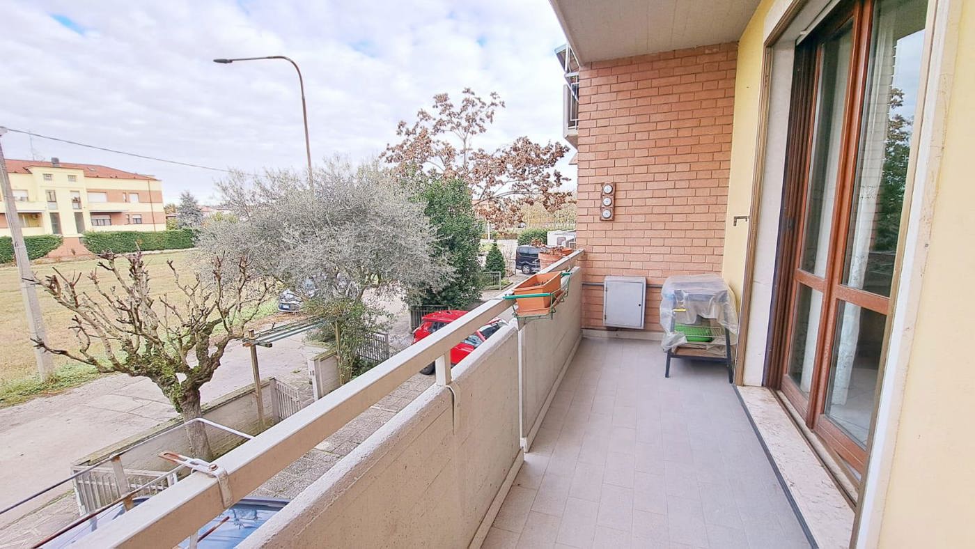 Quadrilocale arredato in affitto a Modena