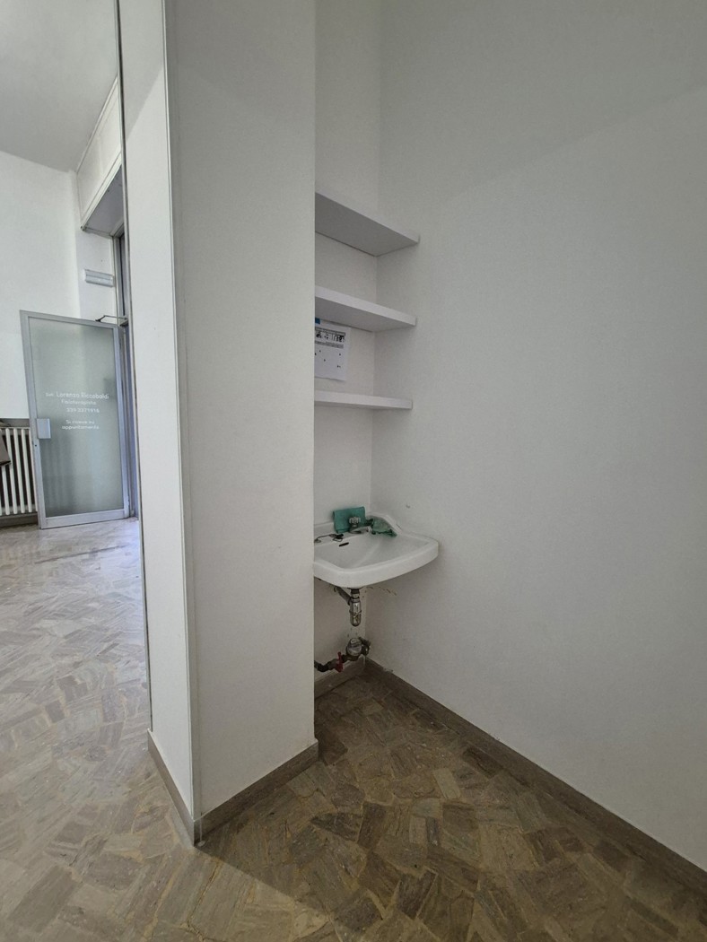 Negozio in vendita a Casalecchio di Reno