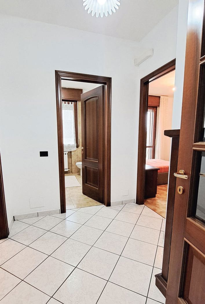 Quadrilocale arredato in affitto a Modena