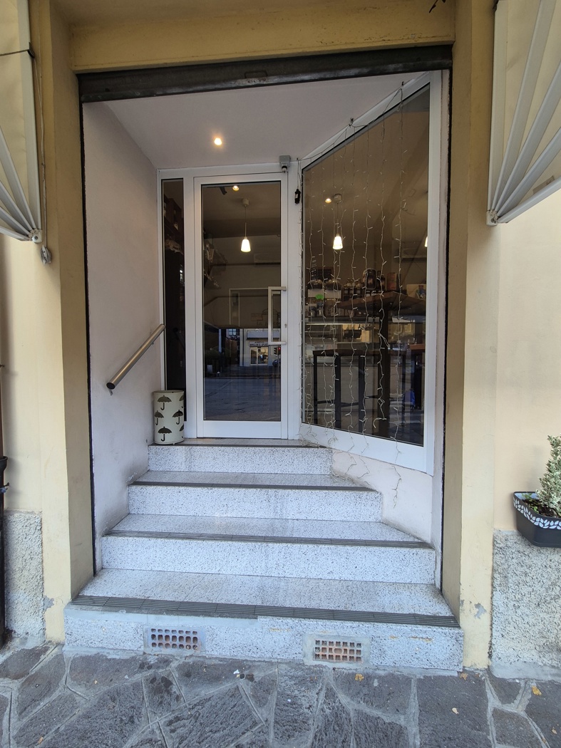 Negozio in vendita a Casalecchio di Reno