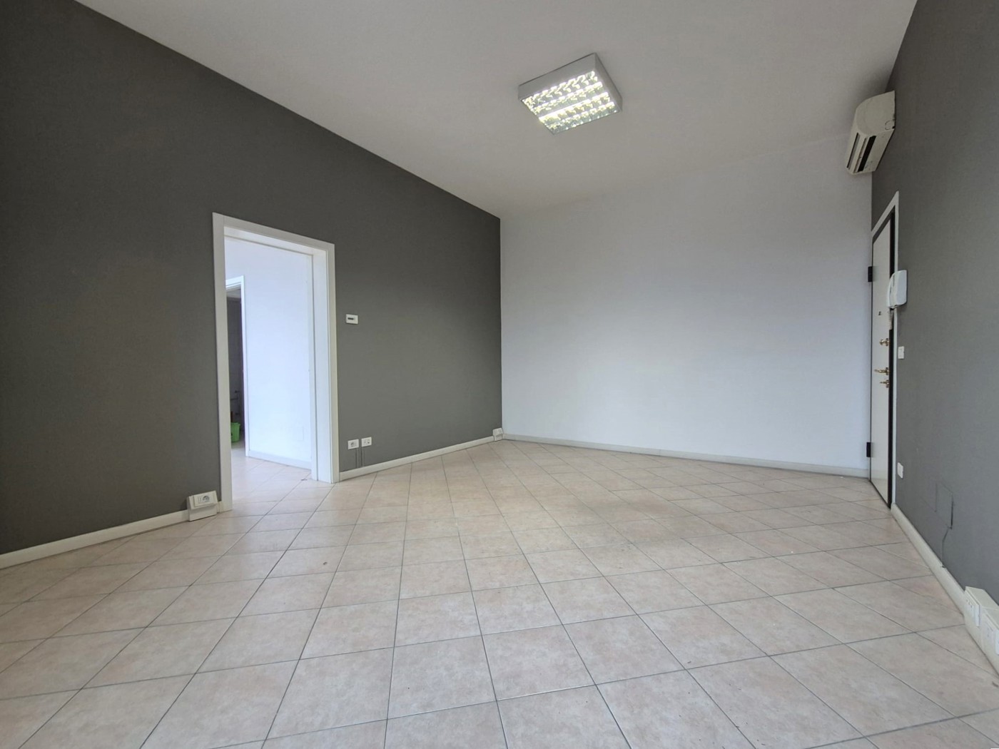 Ufficio ristrutturato a Casalecchio di Reno