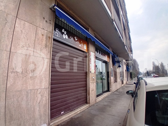 Negozio in affitto a Mediglia