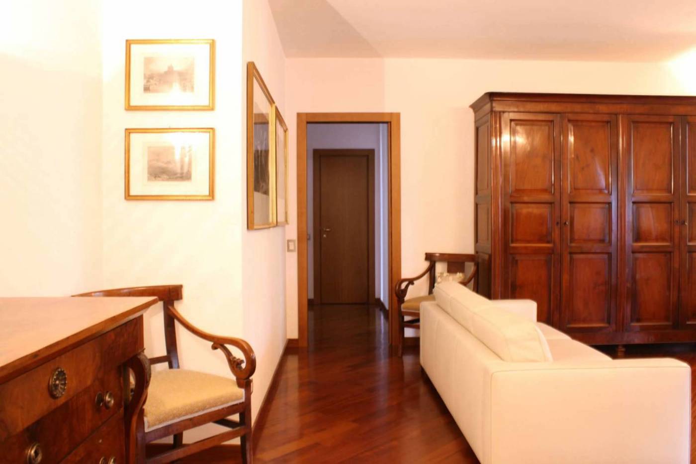 Trilocale arredato in affitto a Monza