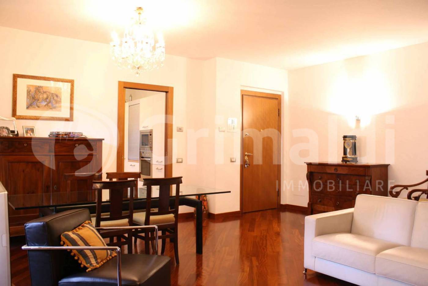 Trilocale arredato in affitto a Monza