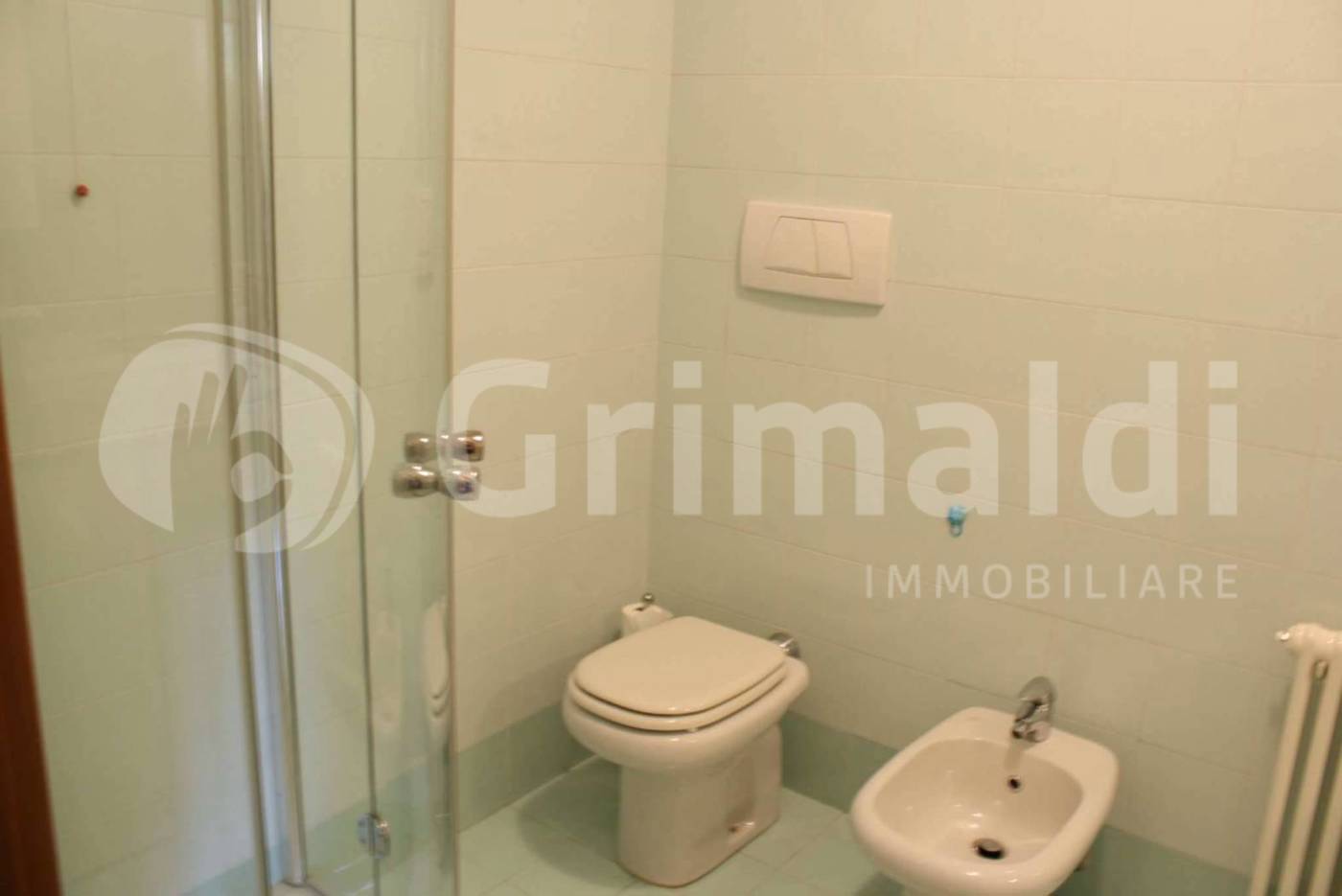 Trilocale arredato in affitto a Monza