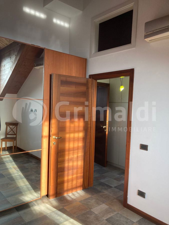 Trilocale in affitto a Monza