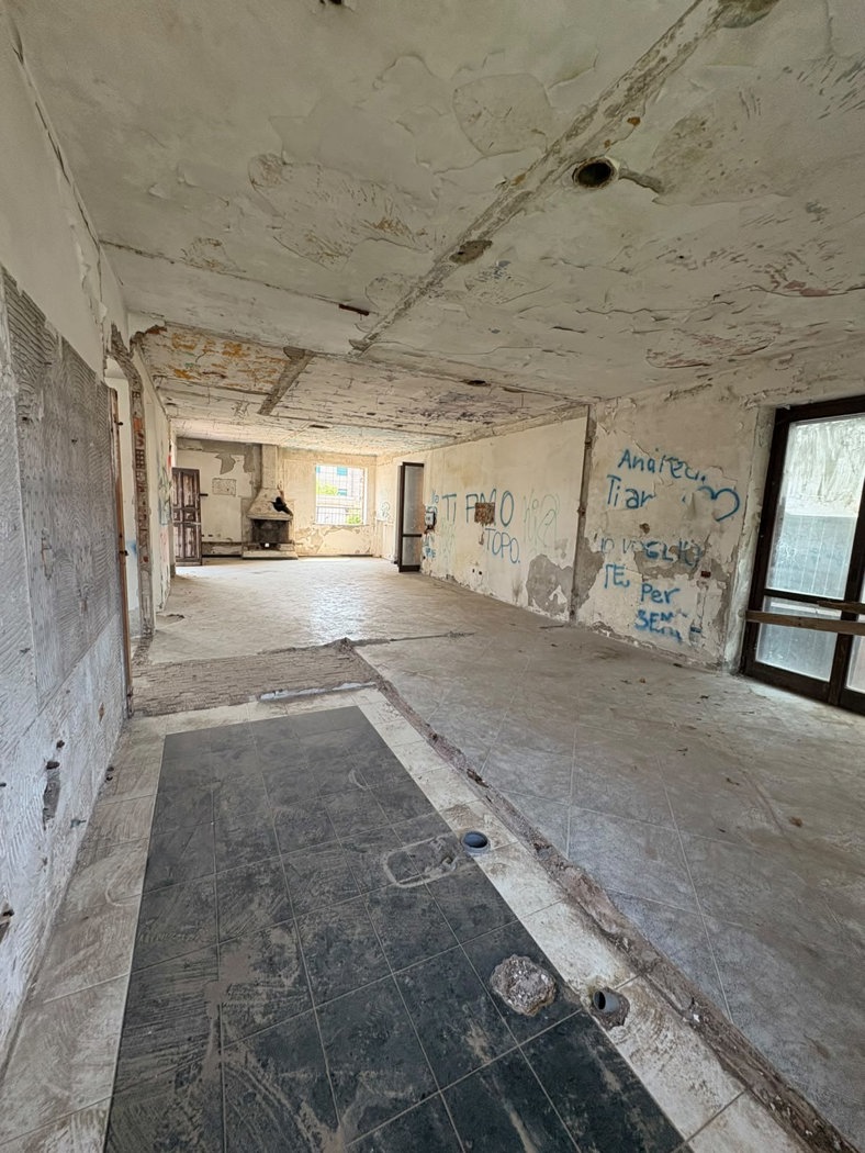 Villa da ristrutturare a Giussano