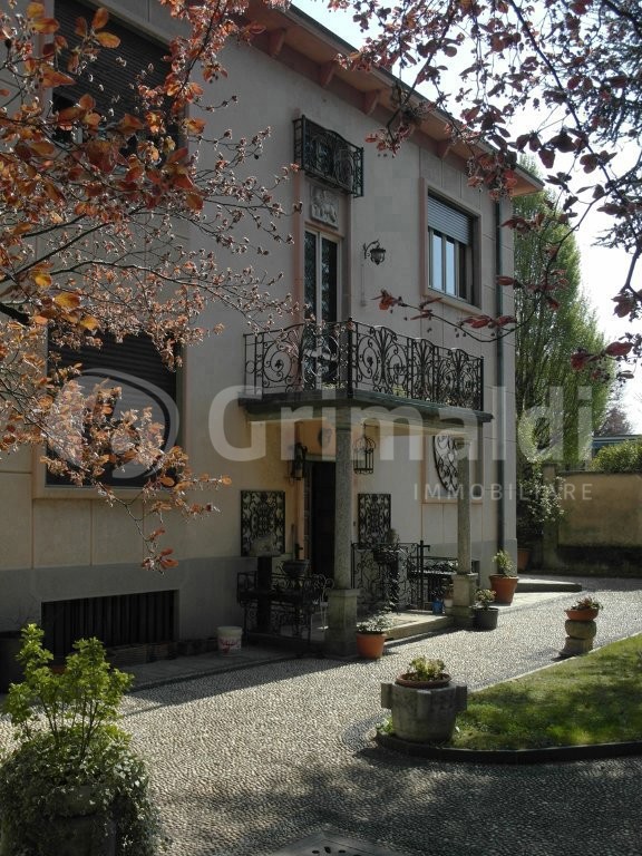 Villa con giardino a Carate Brianza