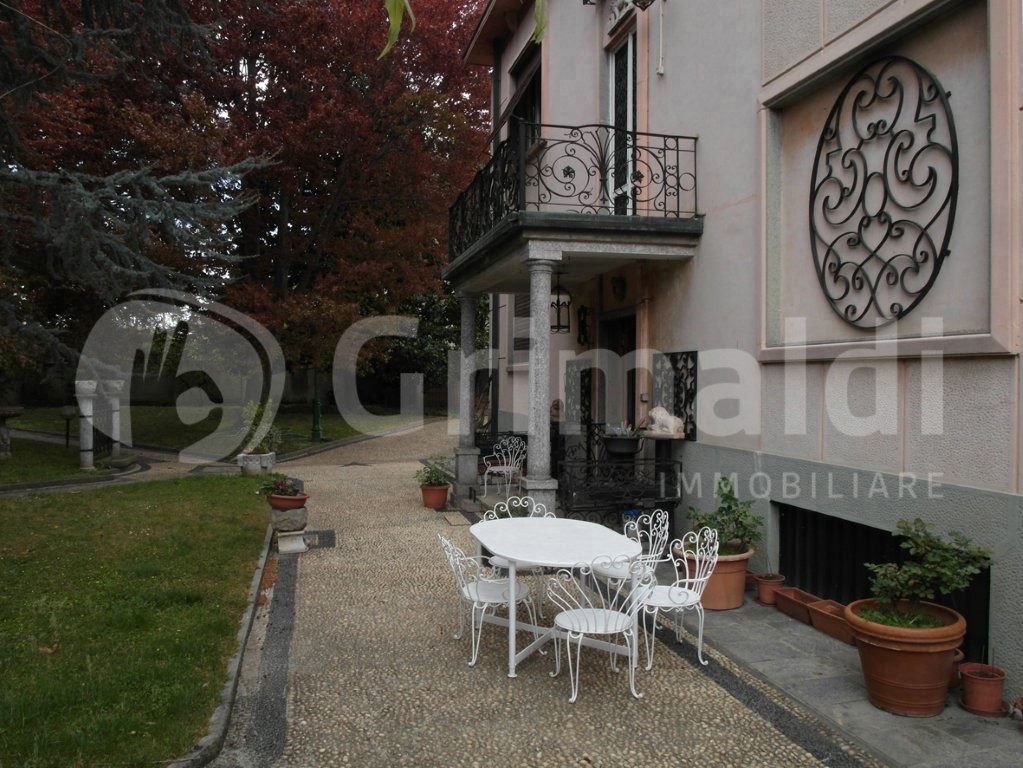 Villa con giardino a Carate Brianza