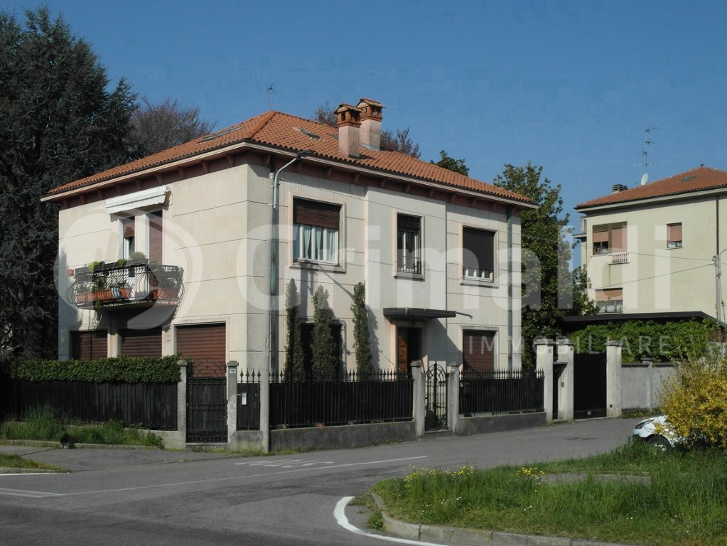 Villa con giardino a Carate Brianza