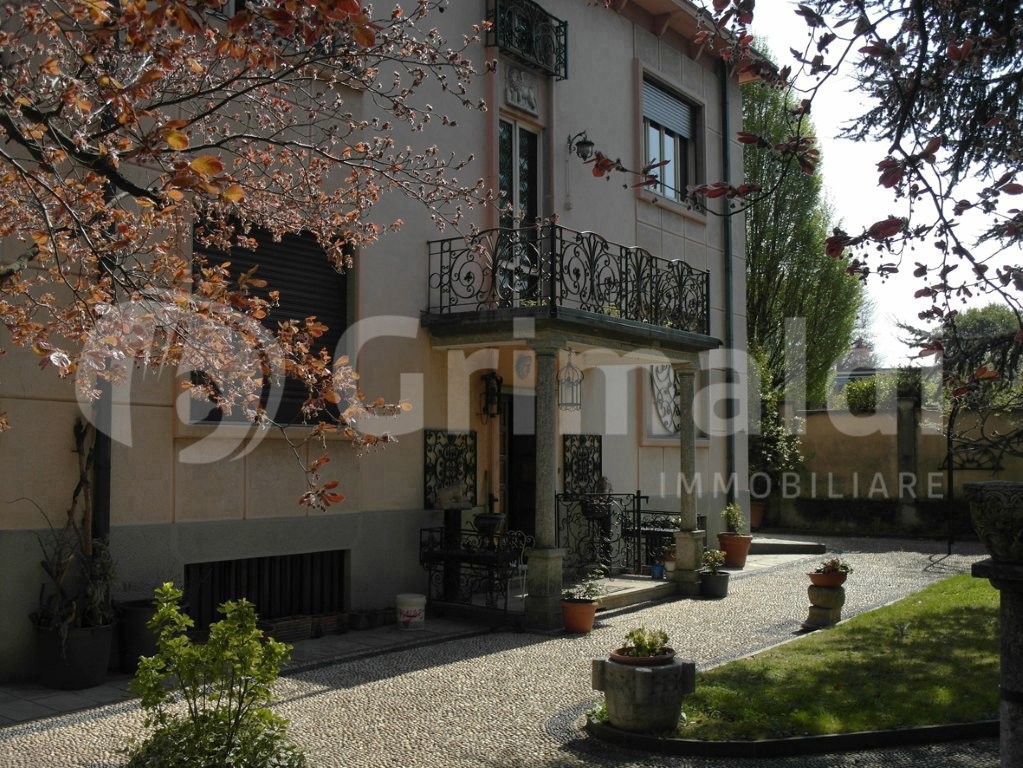 Villa con giardino a Carate Brianza